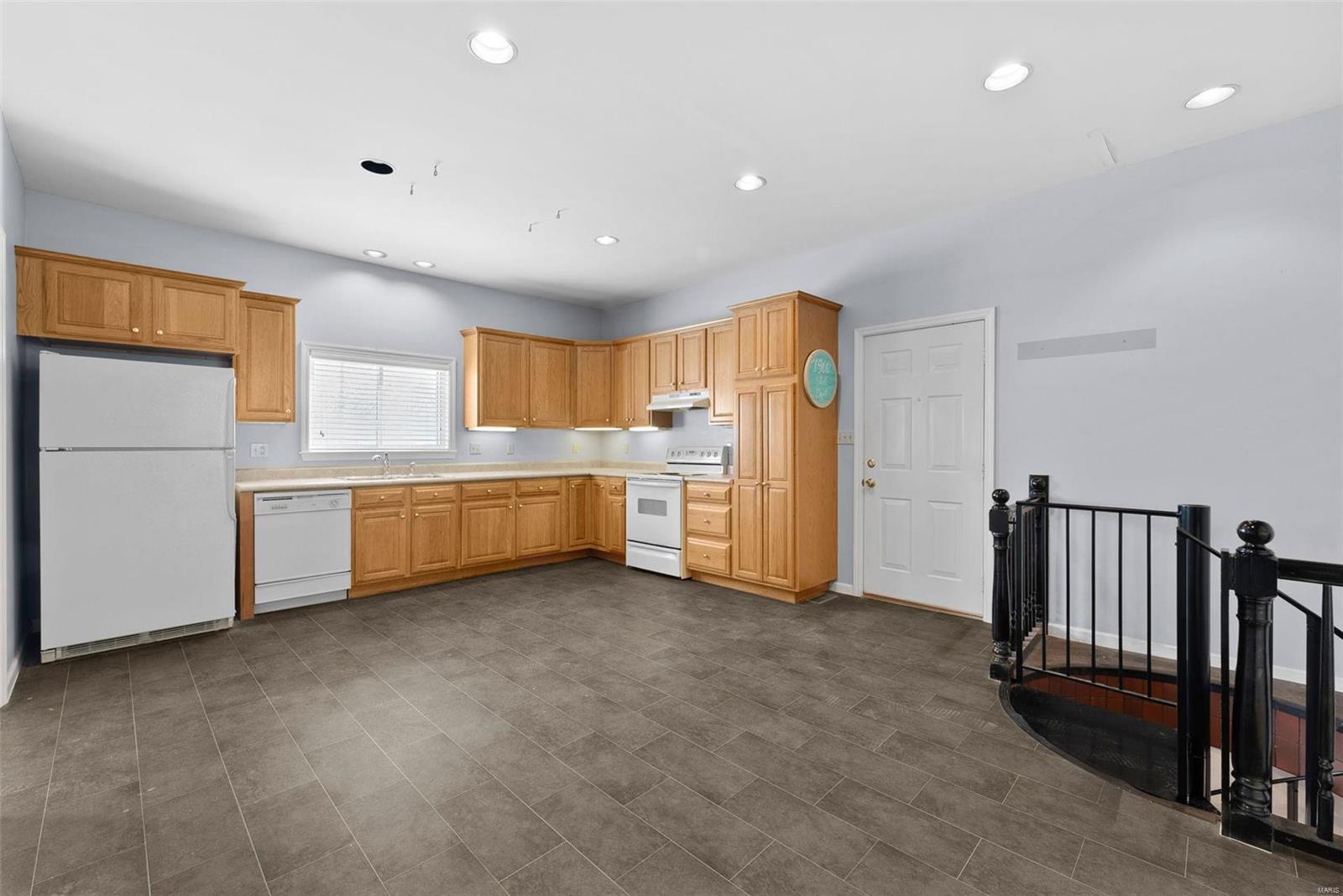 2438 Creve Coeur Mill Road Maryland Heights, MO 63043 - Photo 13 of 32