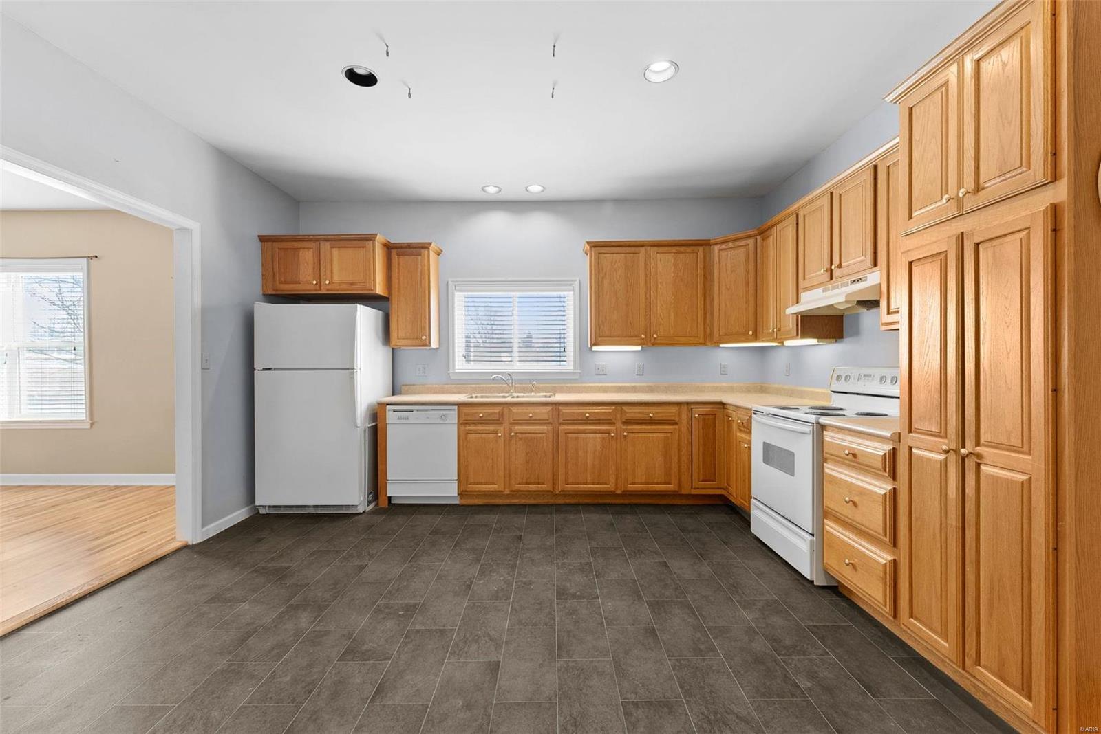 2438 Creve Coeur Mill Road Maryland Heights, MO 63043 - Photo 14 of 32