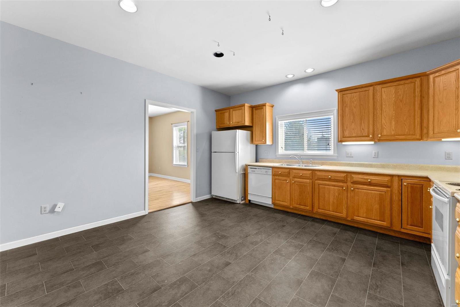 2438 Creve Coeur Mill Road Maryland Heights, MO 63043 - Photo 15 of 32