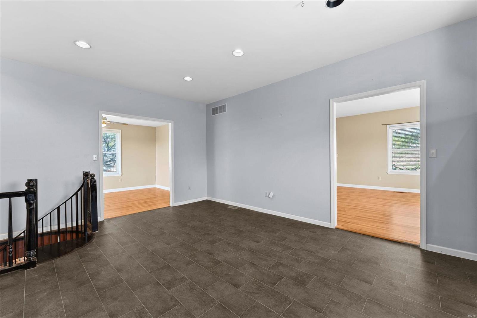 2438 Creve Coeur Mill Road Maryland Heights, MO 63043 - Photo 16 of 32