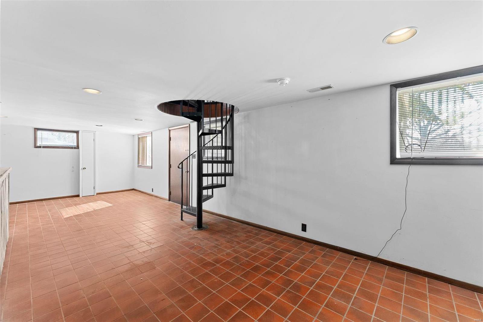 2438 Creve Coeur Mill Road Maryland Heights, MO 63043 - Photo 20 of 32