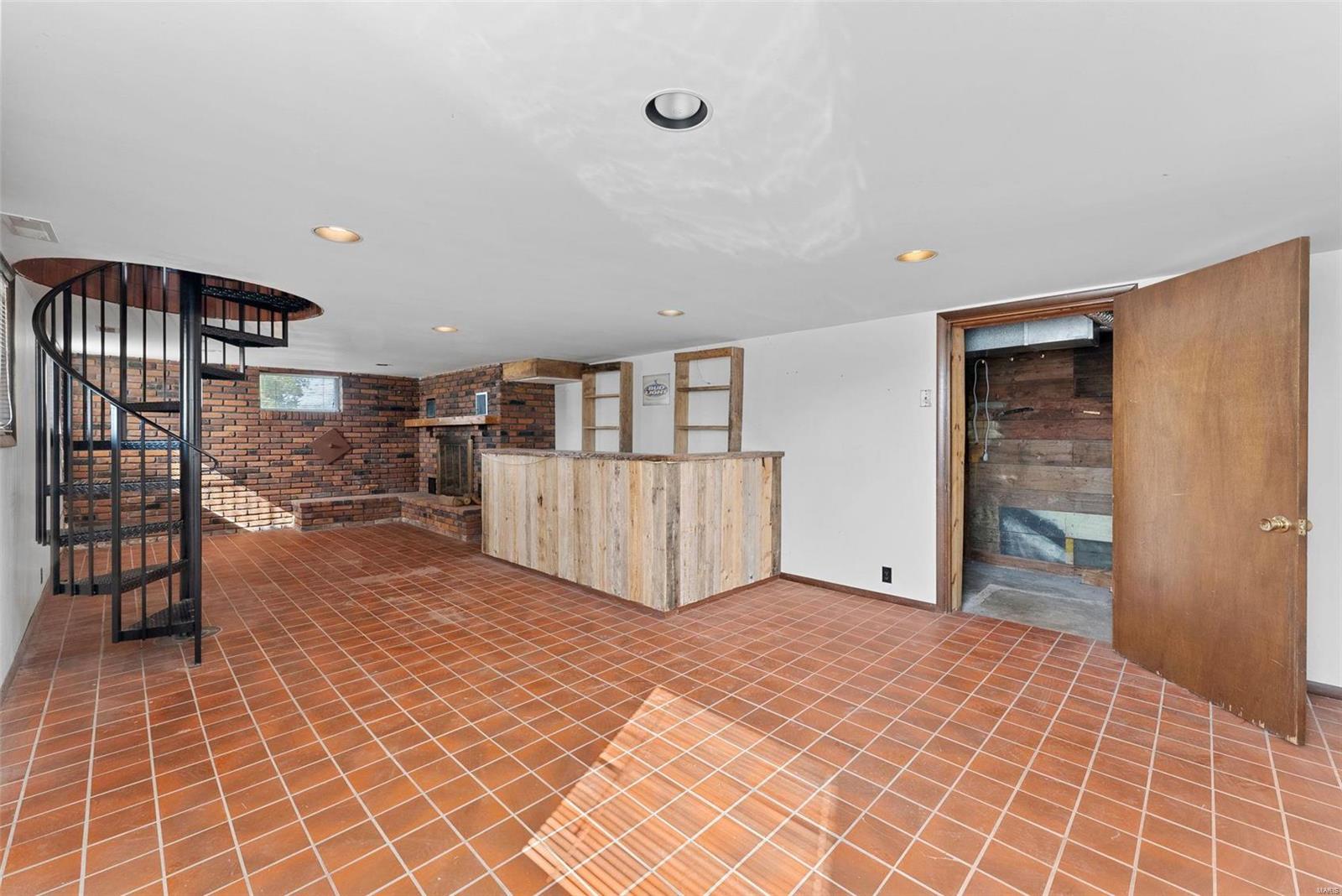 2438 Creve Coeur Mill Road Maryland Heights, MO 63043 - Photo 21 of 32