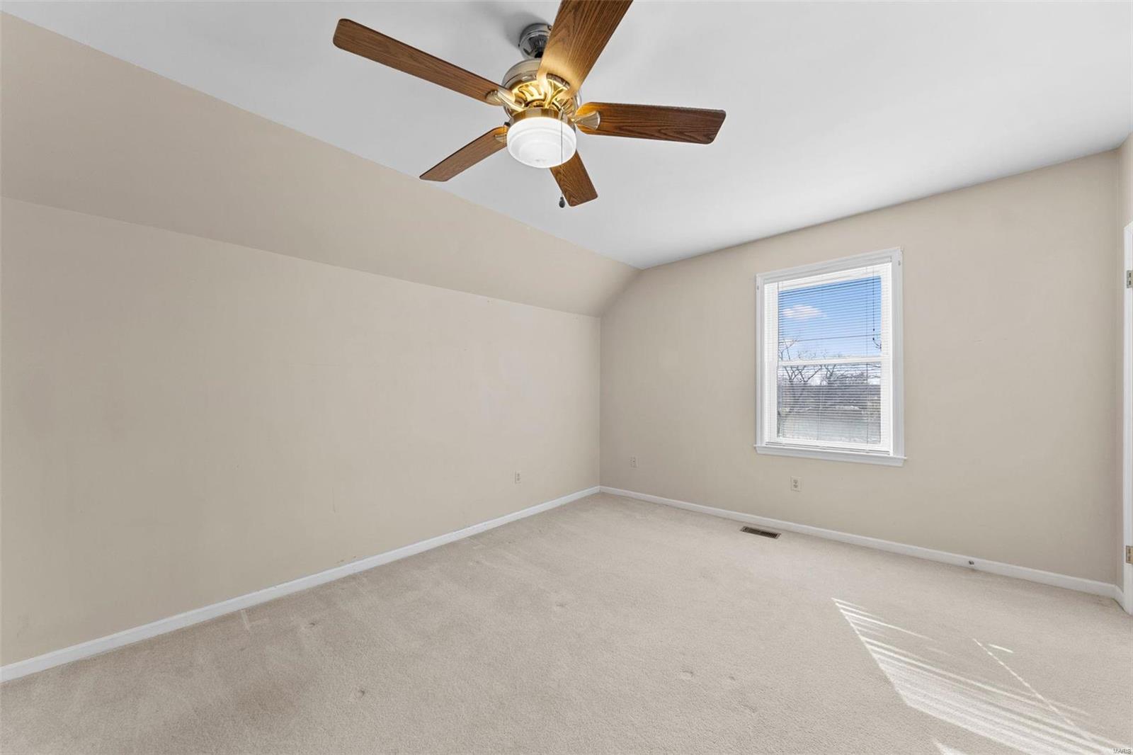 2438 Creve Coeur Mill Road Maryland Heights, MO 63043 - Photo 22 of 32