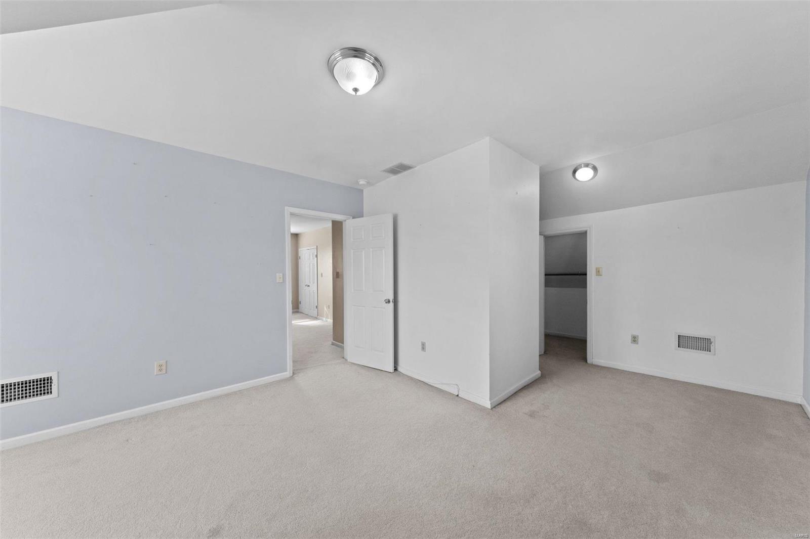 2438 Creve Coeur Mill Road Maryland Heights, MO 63043 - Photo 26 of 32