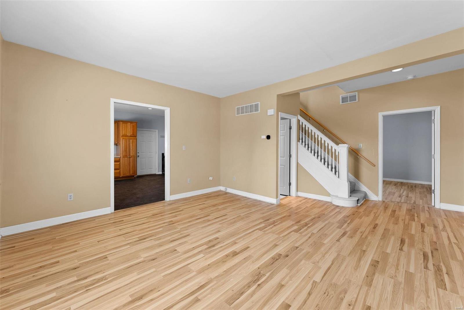 2438 Creve Coeur Mill Road Maryland Heights, MO 63043 - Photo 6 of 32