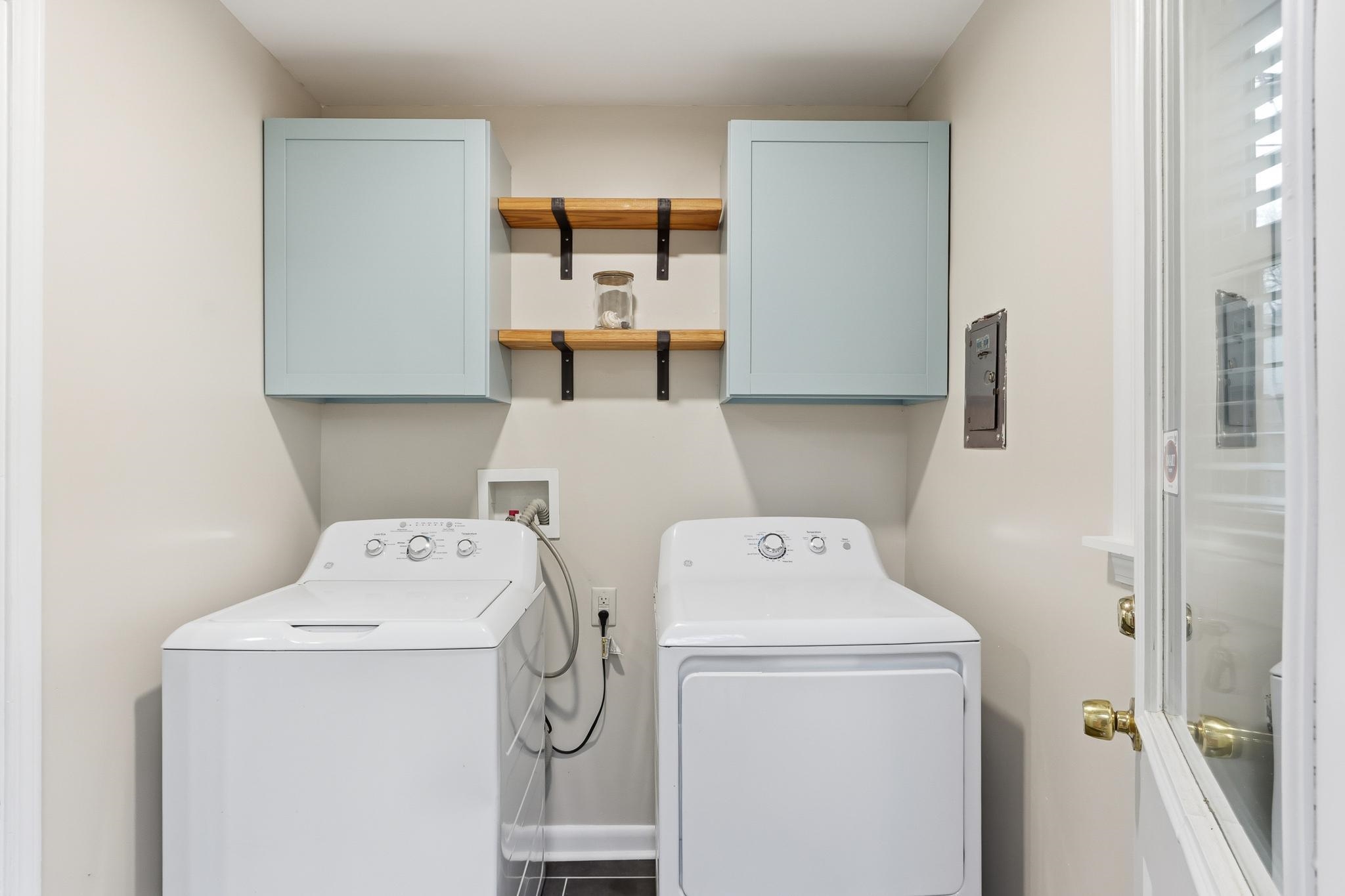 932 Ivy Road Memphis, TN 38117 - Photo 1 of 25