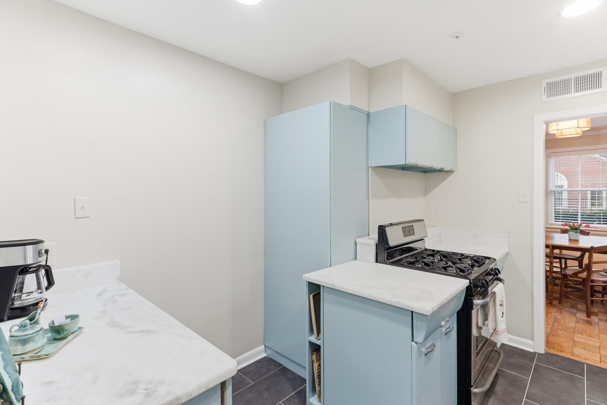 932 Ivy Road Memphis, TN 38117 - Photo 11 of 25