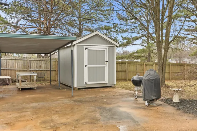 $215,000 | 932 Ivy Road, Memphis, TN 38117