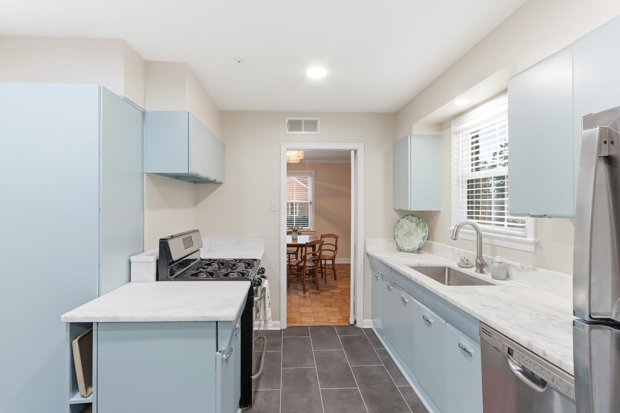 932 Ivy Road Memphis, TN 38117 - Photo 10 of 25