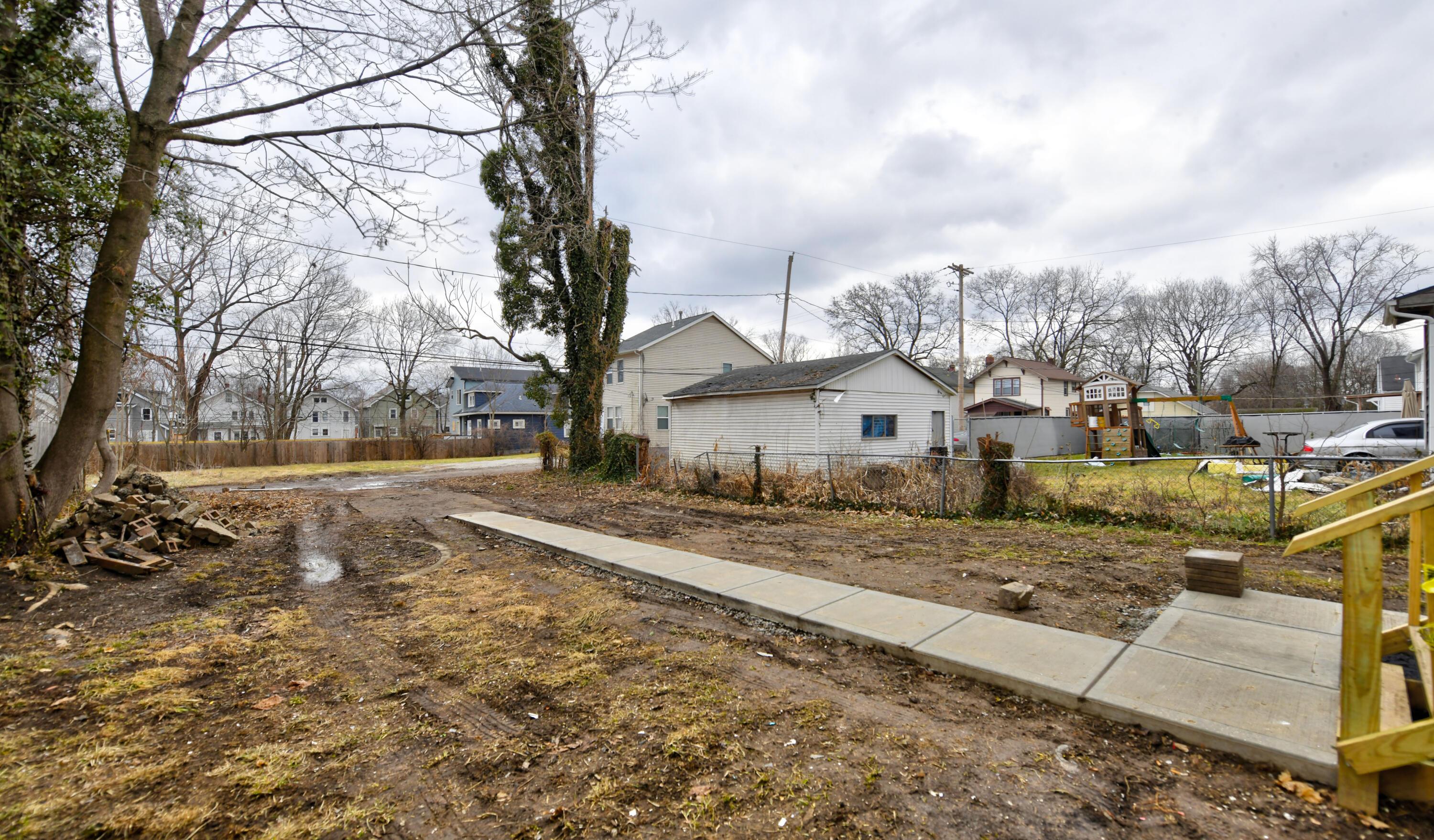 718 Berkeley Road Columbus, OH 43205 - Photo 24 of 25 Yard (2)