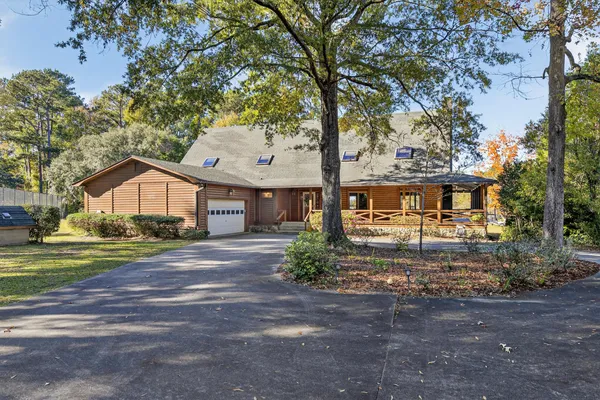 $729,000 | 1086 St Julien Drive, Eutawville, SC 29048