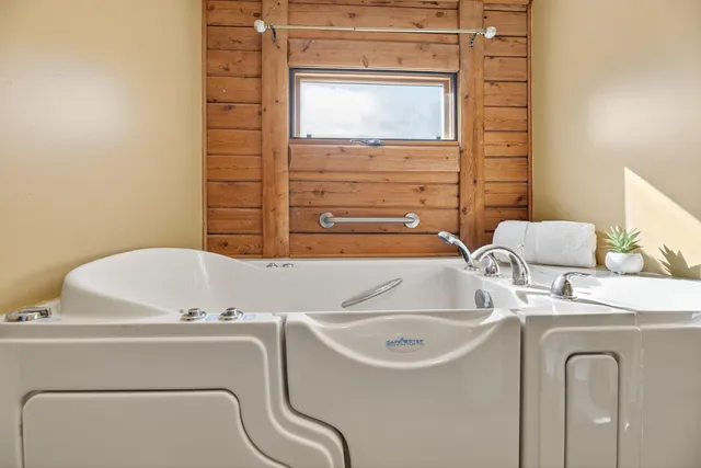 $925,000 | 1086 St Julien Drive, Eutawville, SC 29048