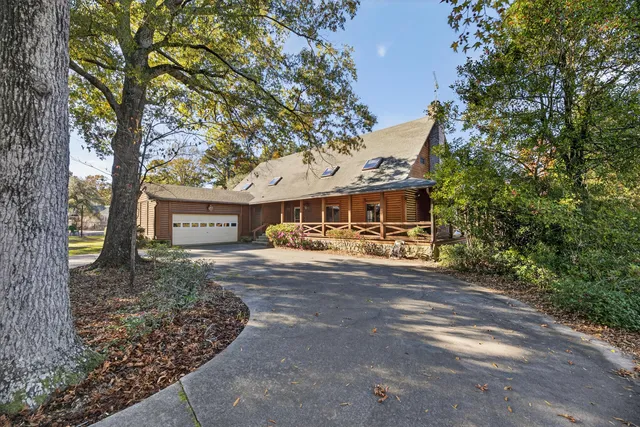 $925,000 | 1086 St Julien Drive, Eutawville, SC 29048