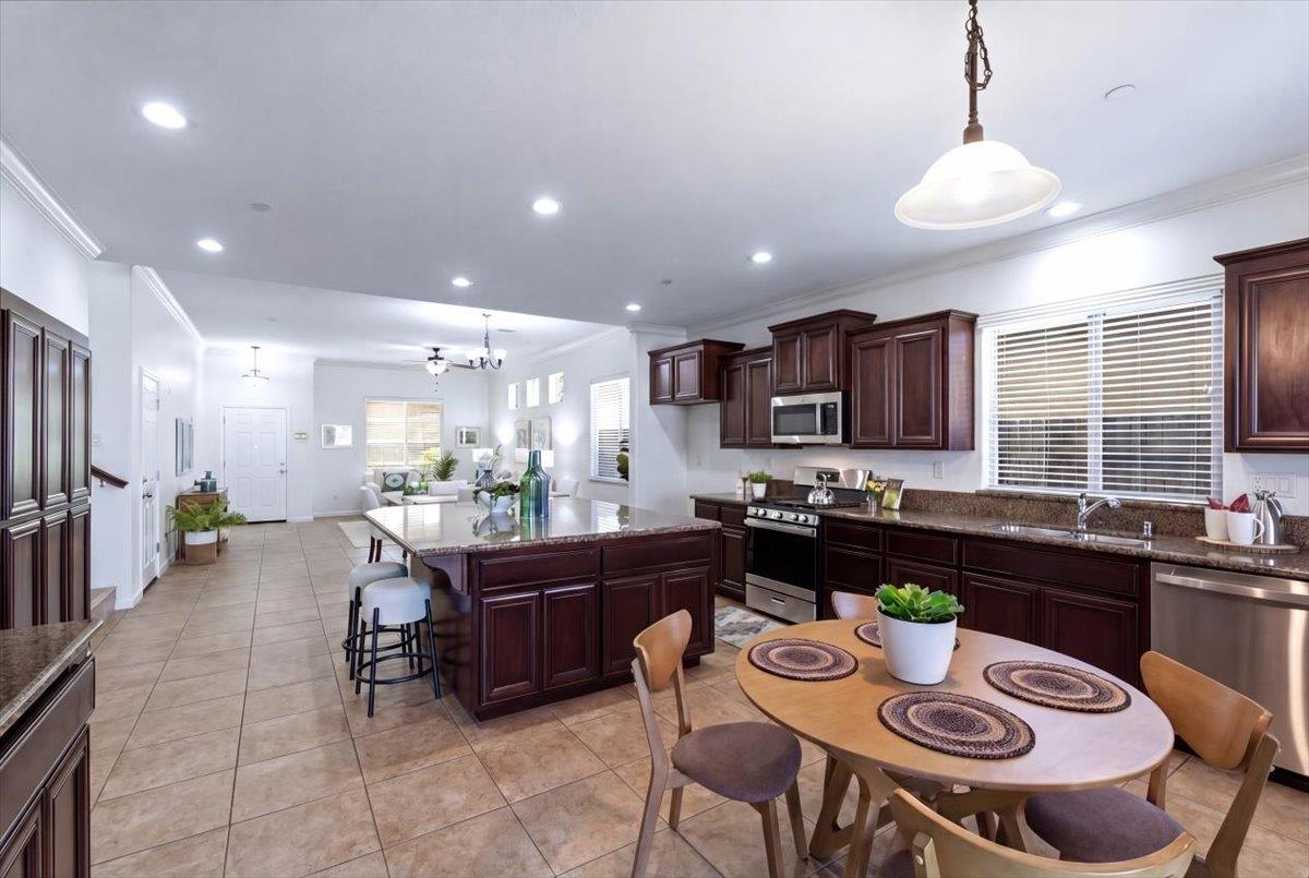 2036 Vignolia Loop Roseville, CA 95747 - Photo 12 of 27