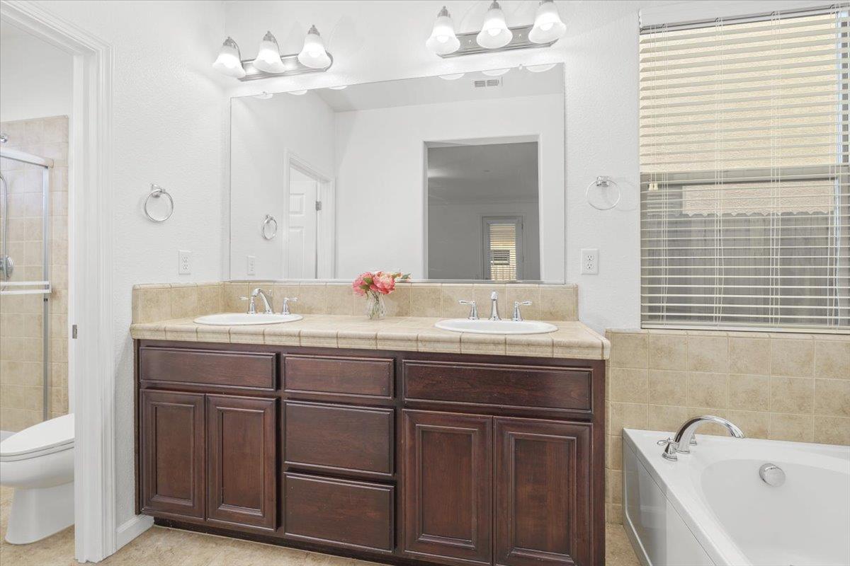 2036 Vignolia Loop Roseville, CA 95747 - Photo 15 of 33