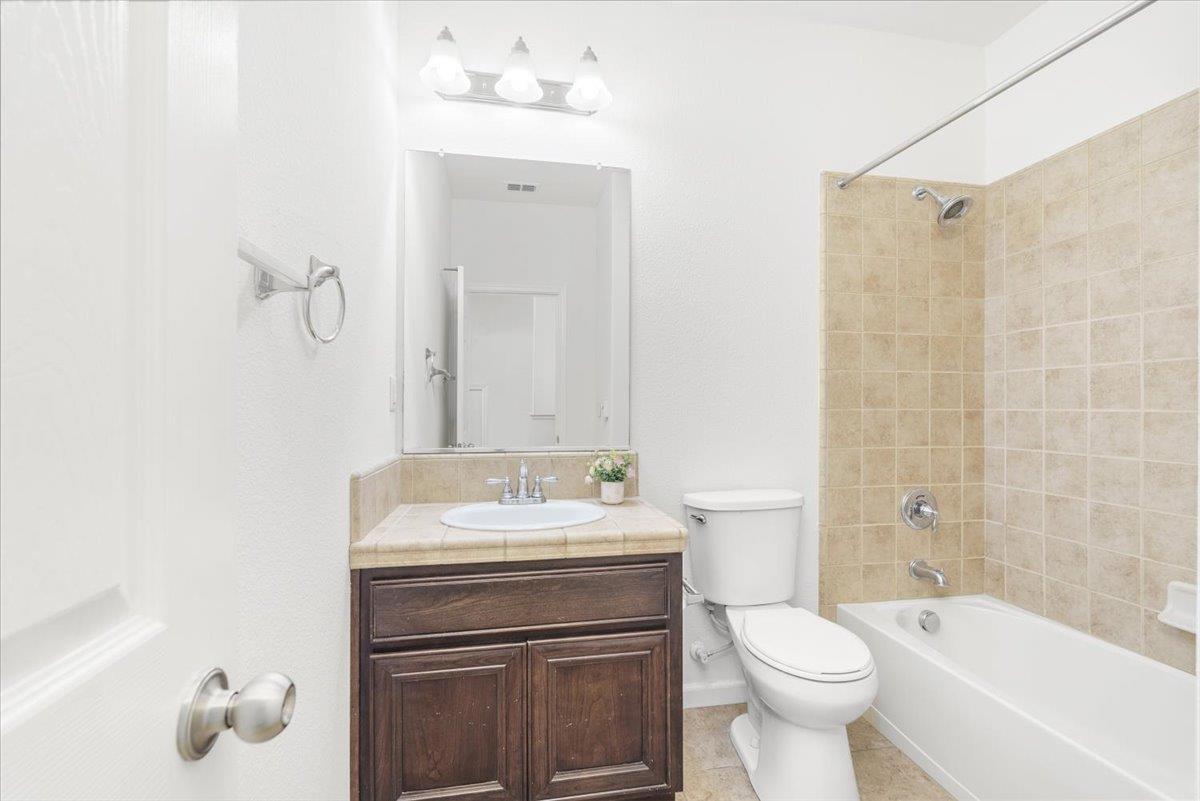 2036 Vignolia Loop Roseville, CA 95747 - Photo 20 of 33