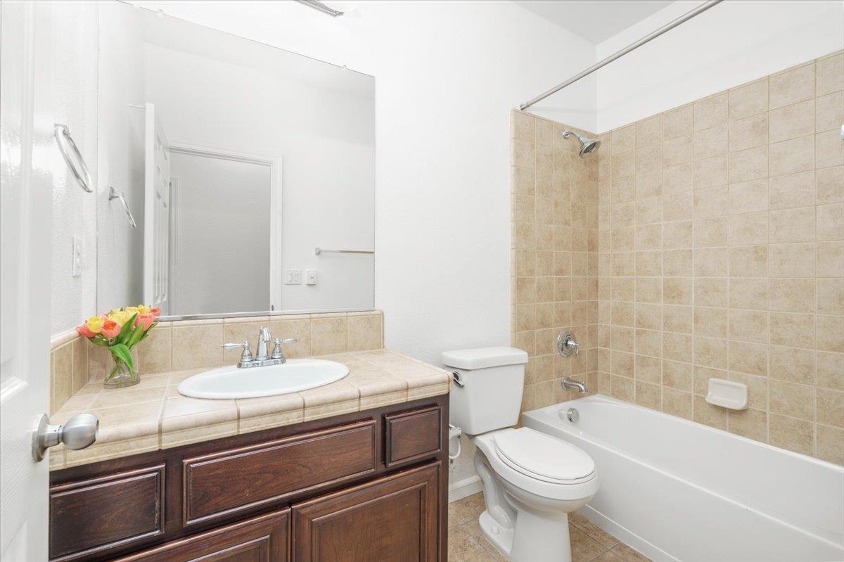 2036 Vignolia Loop Roseville, CA 95747 - Photo 25 of 33