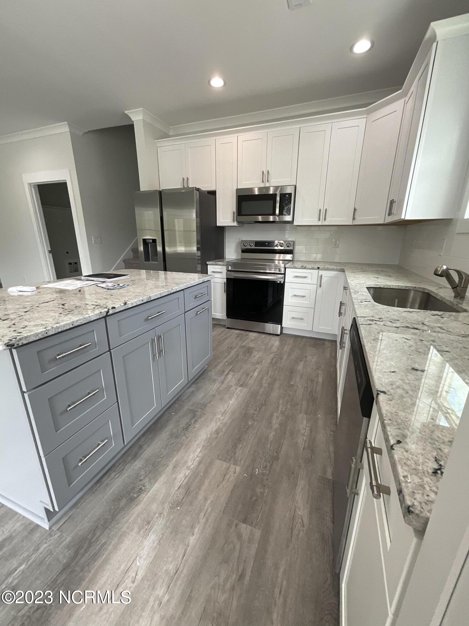 901 Nicklaus Road Boiling Spring Lakes, NC 28461 - Photo 7 of 33 Kitchen