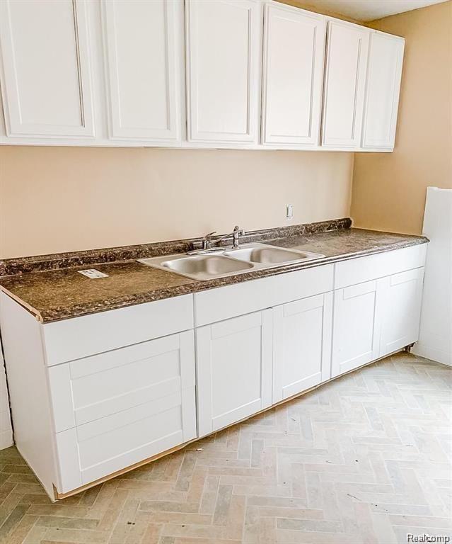 9154 Wayburn Street Detroit, MI 48224 - Photo 2 of 8