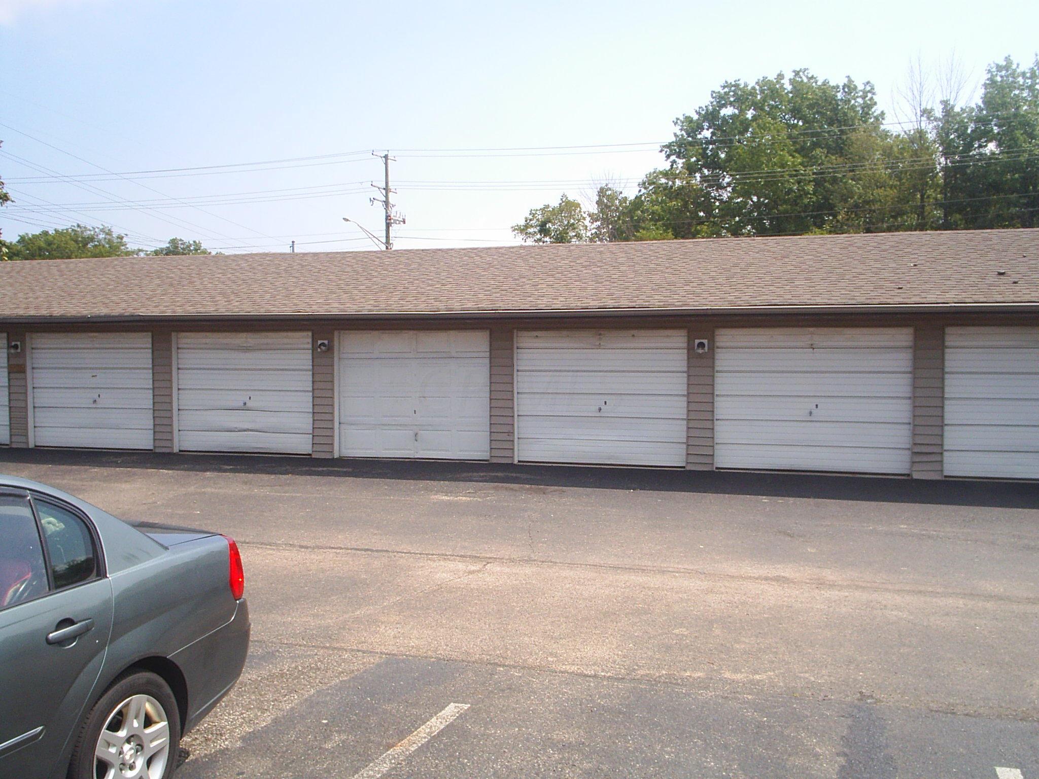 2425 Edmonton Road Columbus, OH 43229 - Photo 4 of 11 Gallery Image 4