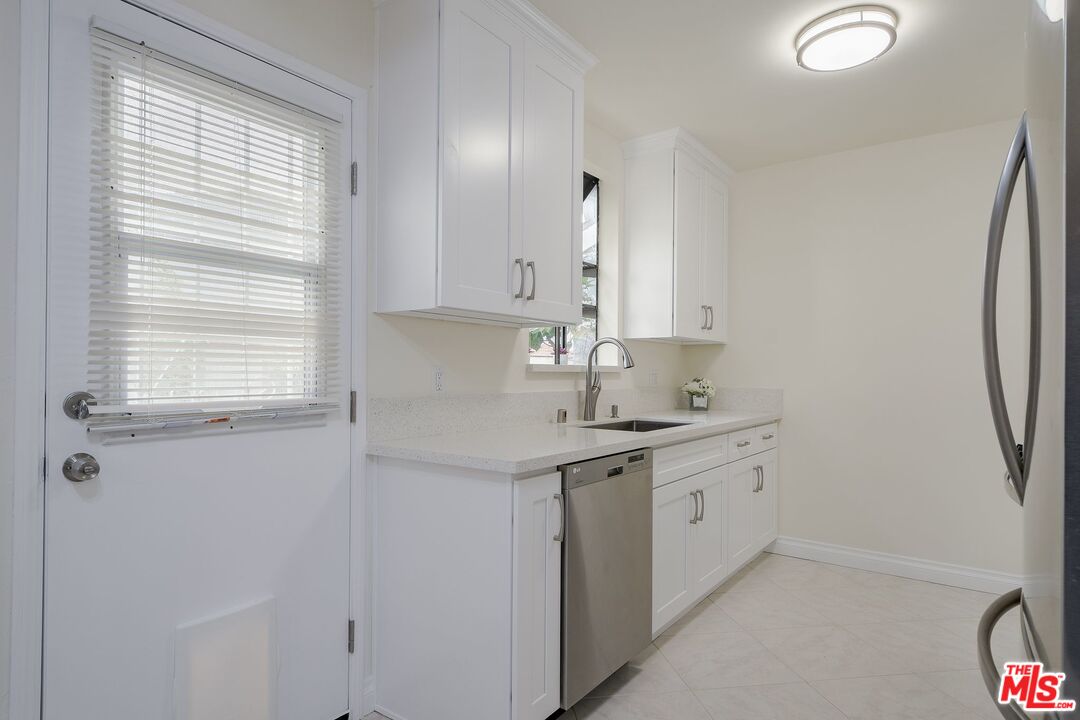 19407 Vose Street Reseda, CA 91335 - Photo 12 of 40 Gallery Image 12
