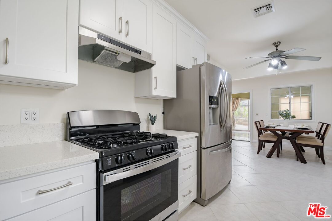 19407 Vose Street Reseda, CA 91335 - Photo 13 of 40 Gallery Image 13