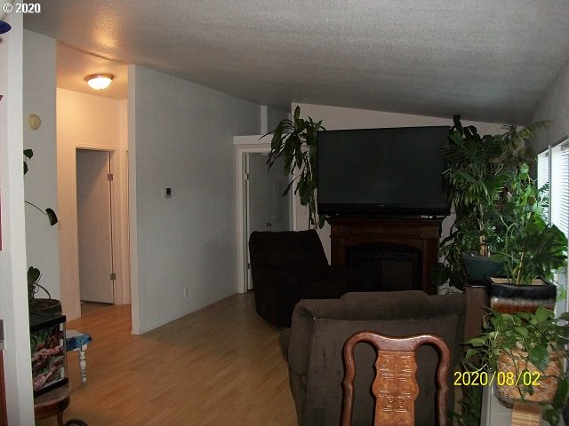1175 Northeast Rifle Range Street Roseburg, OR 97470 - Photo 11 of 28 Gallery Image 11