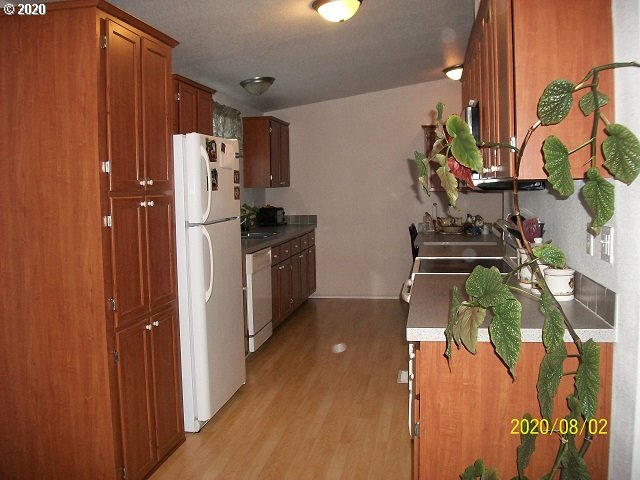 1175 Northeast Rifle Range Street Roseburg, OR 97470 - Photo 4 of 28 Gallery Image 4