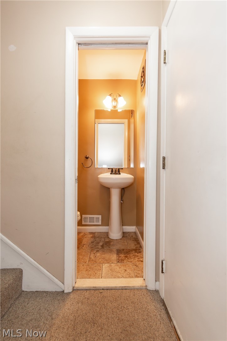 1099 Dorsh Road Cleveland, OH 44121 - Photo 25 of 29 Gallery Image 25