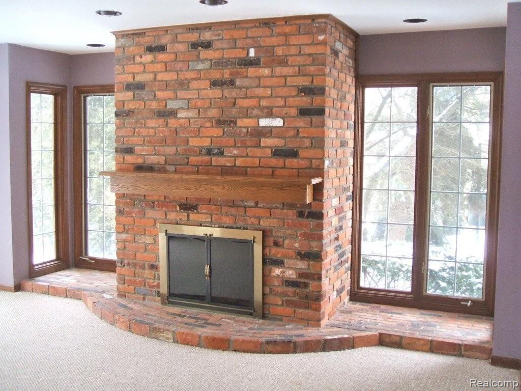 3552 Wedgewood Drive Rochester, MI 48306 - Photo 10 of 25 Family Room Fireplace