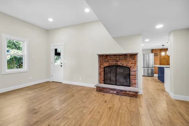 $3,250 | 48 Water Street, Unit 1, Glastonbury, CT 06073