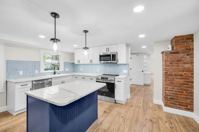 $3,250 | 48 Water Street, Unit 1, Glastonbury, CT 06073