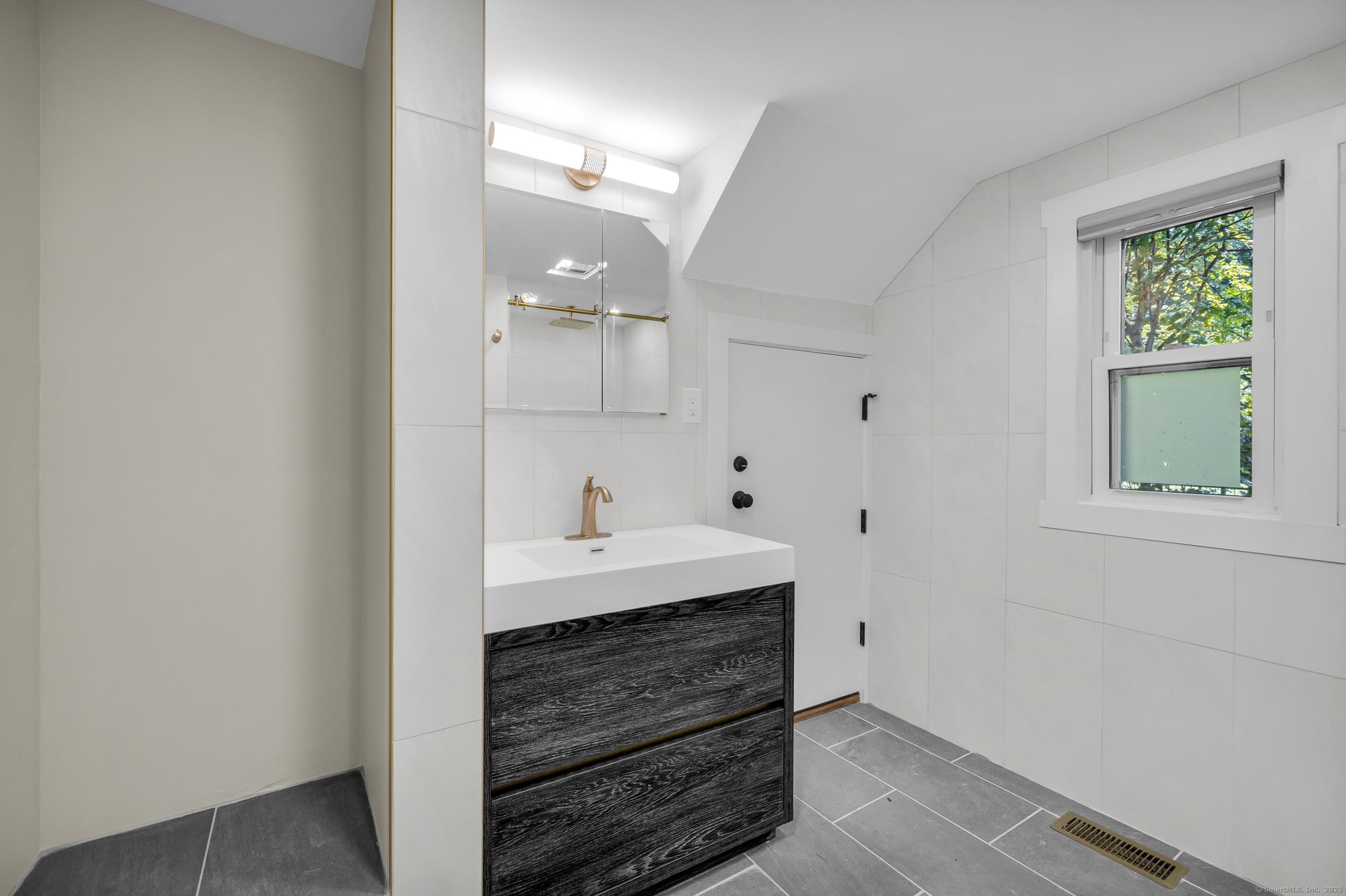 48 Water Street, Unit 1 Glastonbury, CT 06073 - Photo 14 of 27