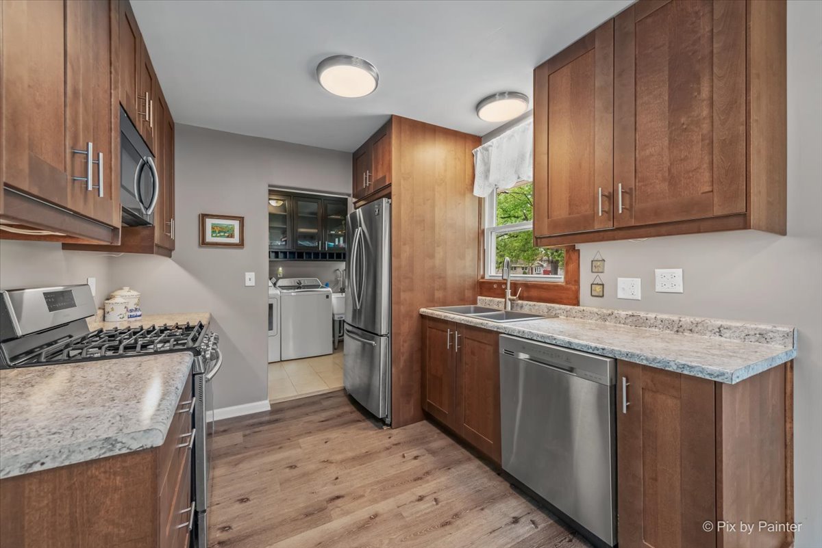 902 Stonemill Avenue Addison, IL 60101 - Photo 10 of 27