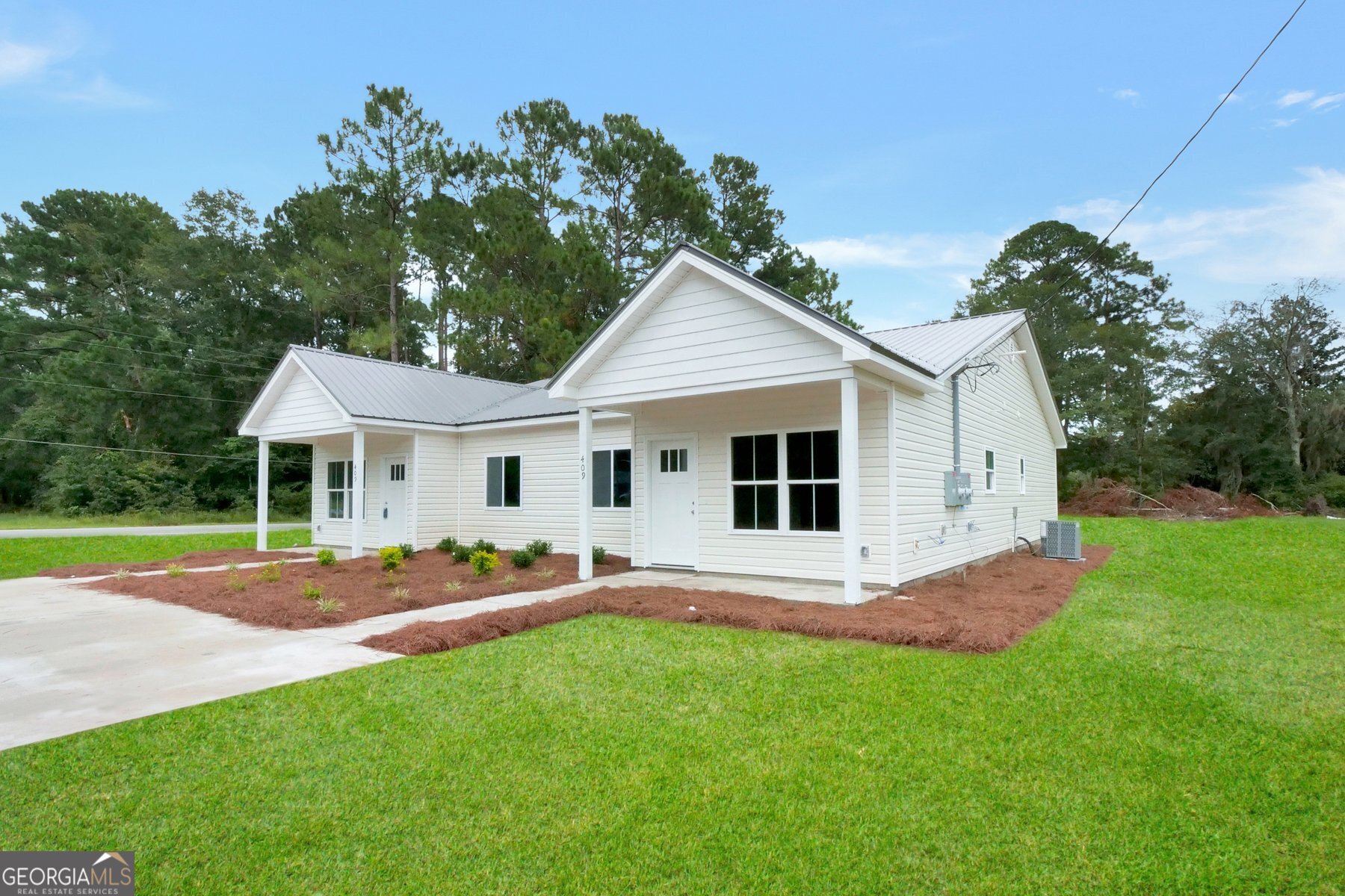 728 Talmadge Road Allenhurst, GA 31301 - Photo 2 of 18 Representative photos shown. Images are from a previously completed home of the same floor plan. Actual home may vary. Home currently under construction.