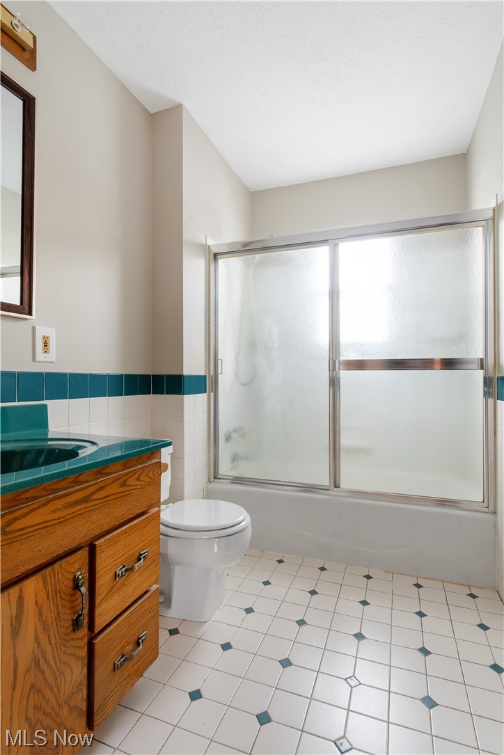 1566 Bronson Road Akron, OH 44305 - Photo 16 of 20 Full bath
