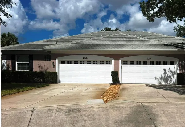 $2,500 | 908 Paisley Court, Unit 5, Venice, FL 34293