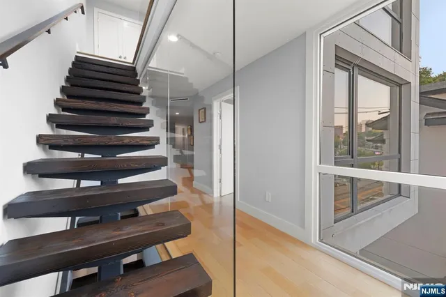 $1,888,888 | 1076 River Road, Edgewater, NJ 07020