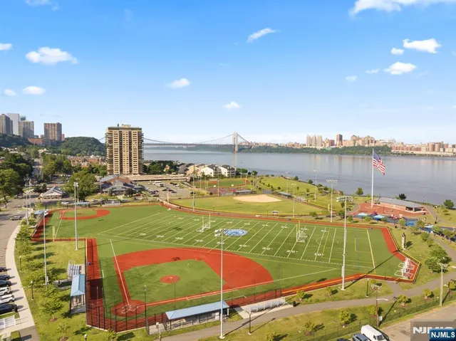 $1,888,888 | 1076 River Road, Edgewater, NJ 07020