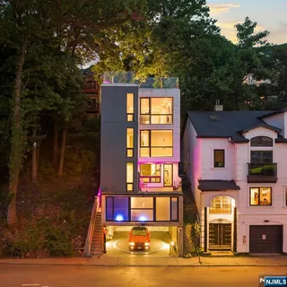 $1,888,888 | 1076 River Road, Edgewater, NJ 07020