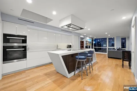 $1,888,888 | 1076 River Road, Edgewater, NJ 07020