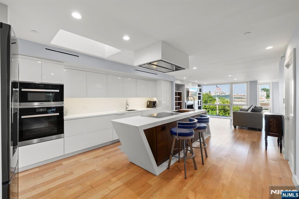 1076 River Road Edgewater, NJ 07020 - Photo 32 of 45