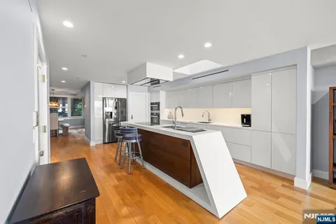 $1,888,888 | 1076 River Road, Edgewater, NJ 07020