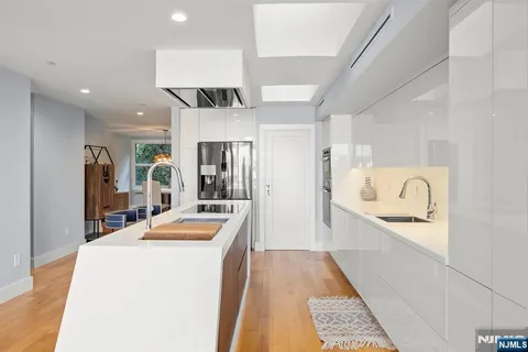 $1,888,888 | 1076 River Road, Edgewater, NJ 07020