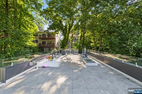 $1,888,888 | 1076 River Road, Edgewater, NJ 07020