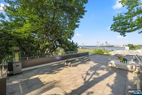 $1,888,888 | 1076 River Road, Edgewater, NJ 07020