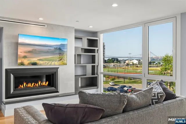 $1,888,888 | 1076 River Road, Edgewater, NJ 07020