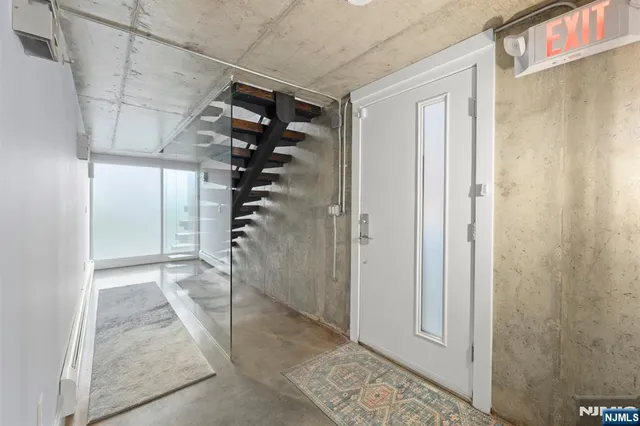 $1,888,888 | 1076 River Road, Edgewater, NJ 07020