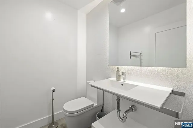 $1,888,888 | 1076 River Road, Edgewater, NJ 07020