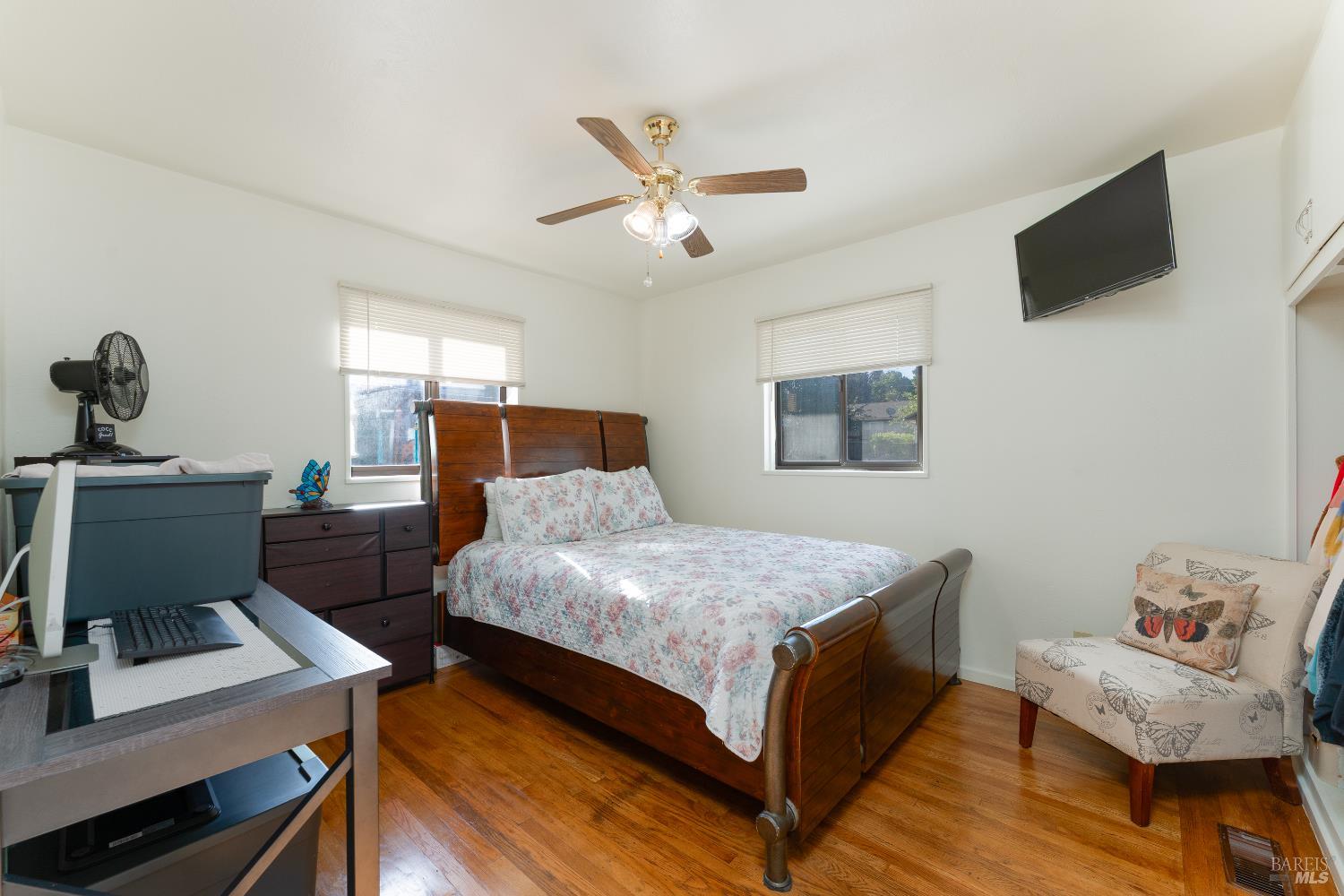 92 Oak Knoll Road Ukiah, CA 95482 - Photo 13 of 29 a bedroom with a bed and a desk